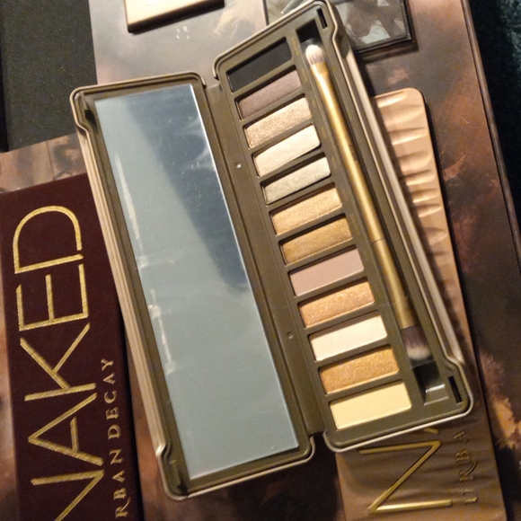 URBAN DECAY NAKED NUMBER ONE EYESHADOW VAULT - Picture 5 of 13